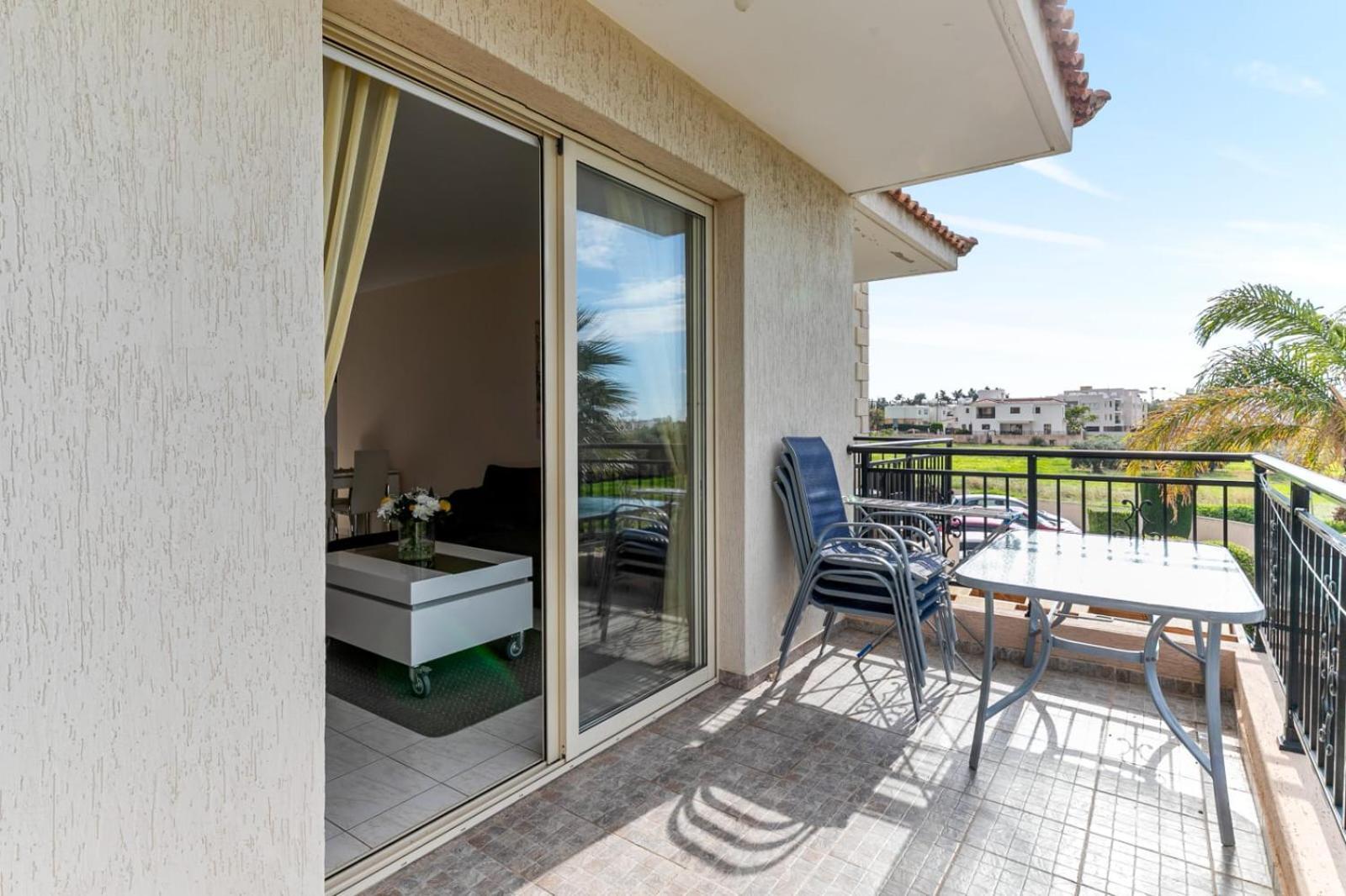 Sunny View - A Stunning With Private Rooftop Ferienpark Paphos