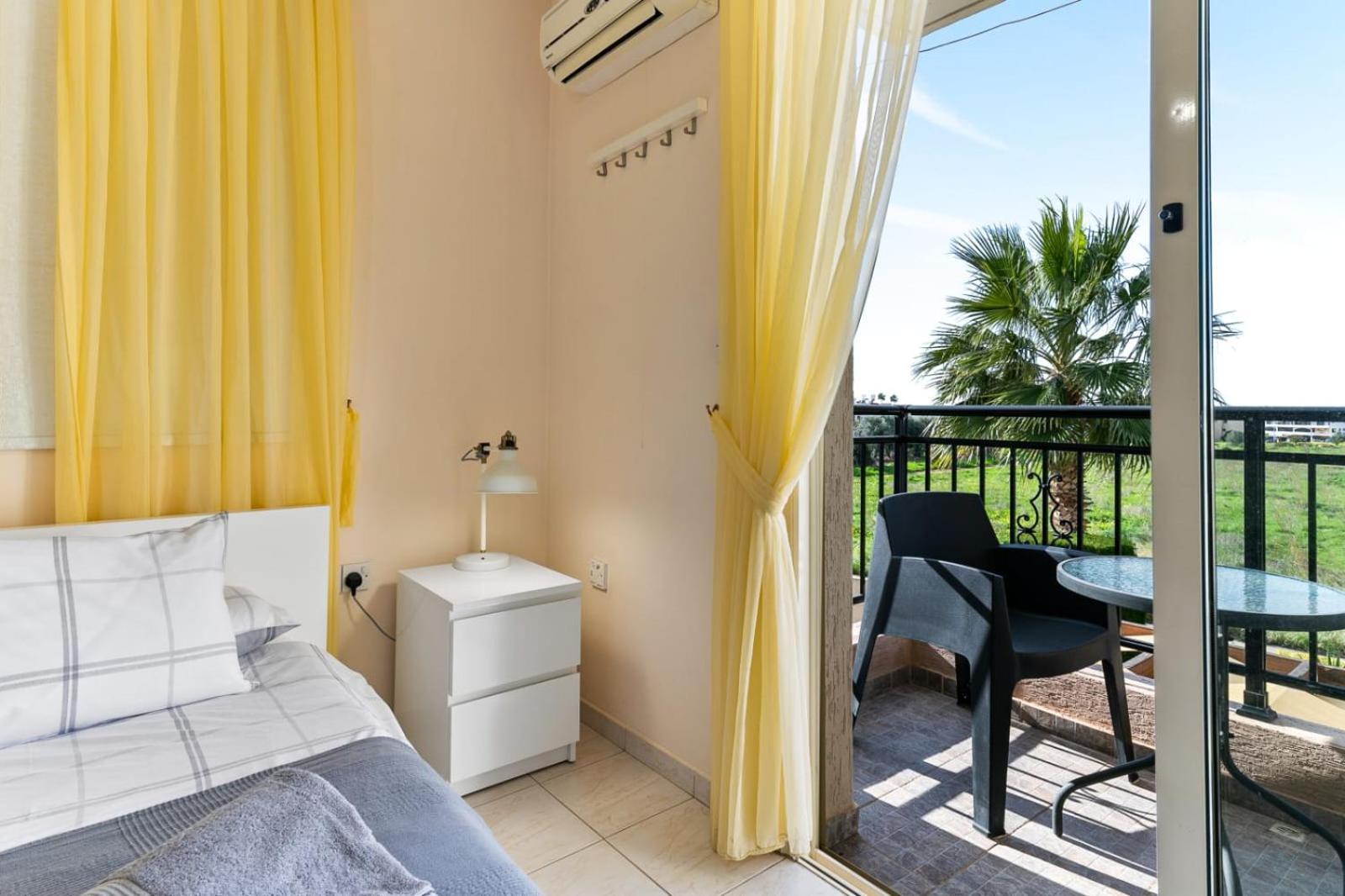 Sunny View - A Stunning With Private Rooftop