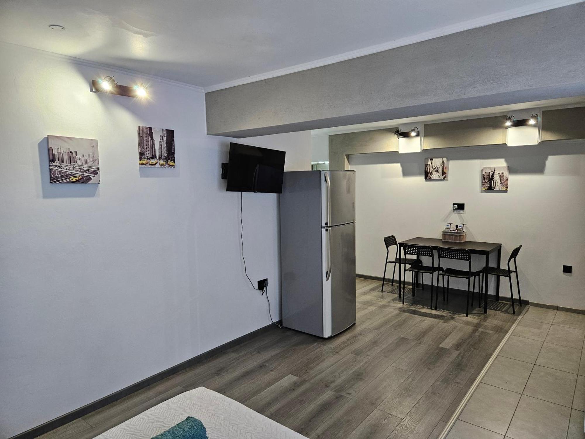 Apartment Black & White By Emmelia Group *
