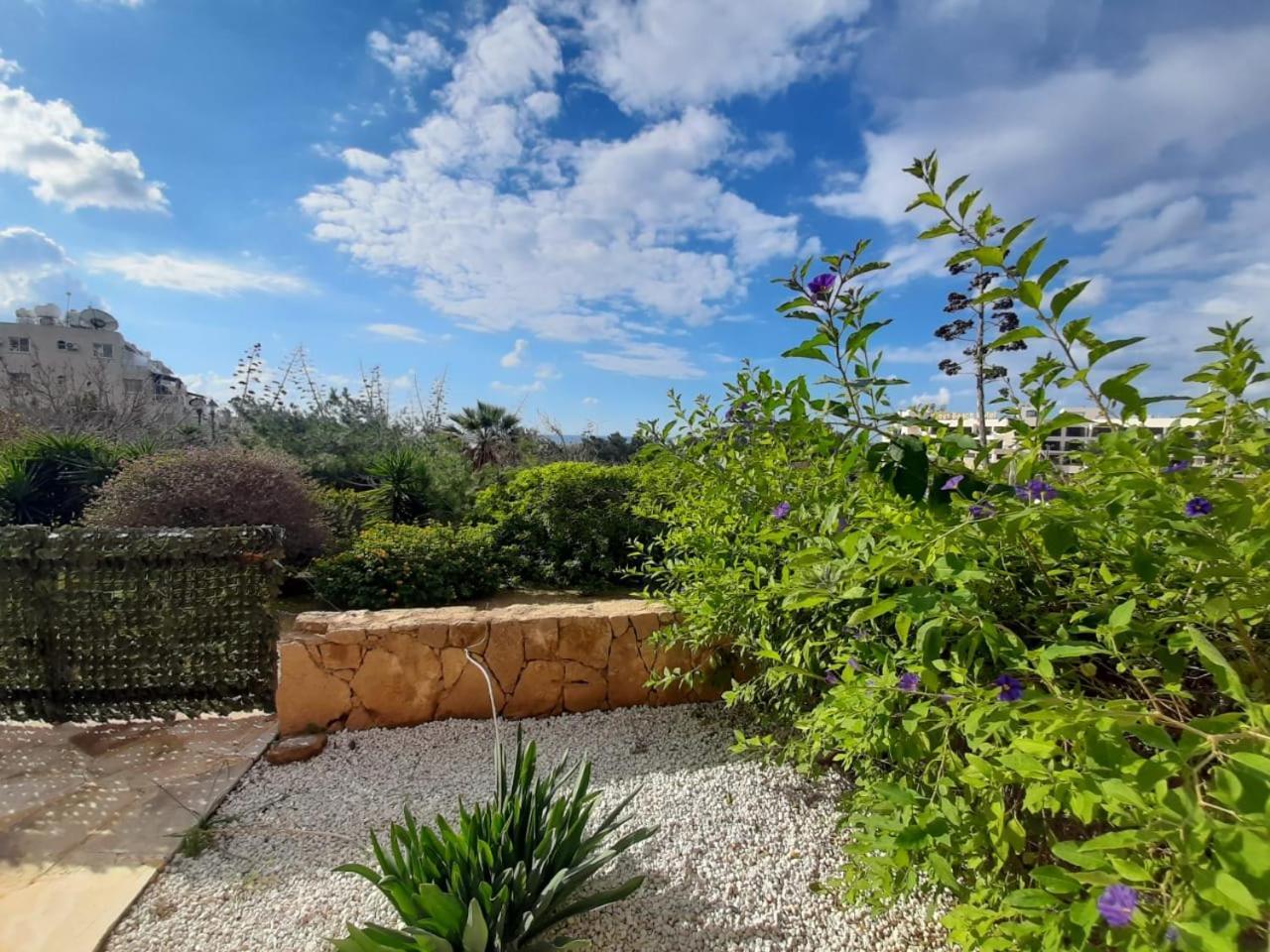 Kings Palace - Modern, Sunny 2 Bed Ground Floor With Sea Views * Paphos