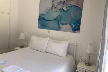 Kings Palace - Superb 2 Bed Ground Floor * Paphos