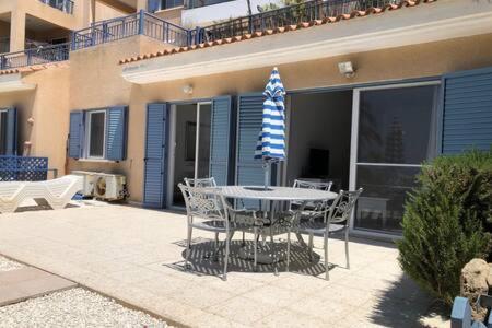 Kings Palace - Superb 2 Bed Ground Floor Apartment Paphos