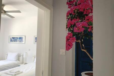 Kings Palace - Superb 2 Bed Ground Floor Paphos