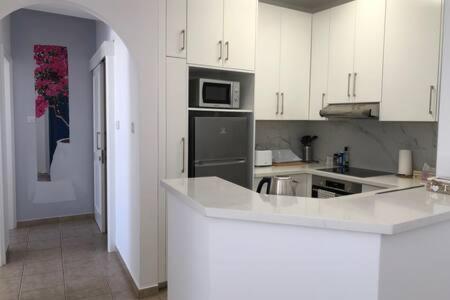 Kings Palace - Superb 2 Bed Ground Floor * Paphos
