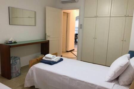 Regina Gardens - Spacious, 3 Bed, Ground Floor Unit With Large Patio Apartment