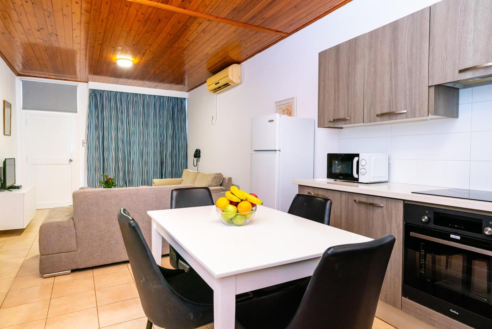 Helios 2 Apartment
