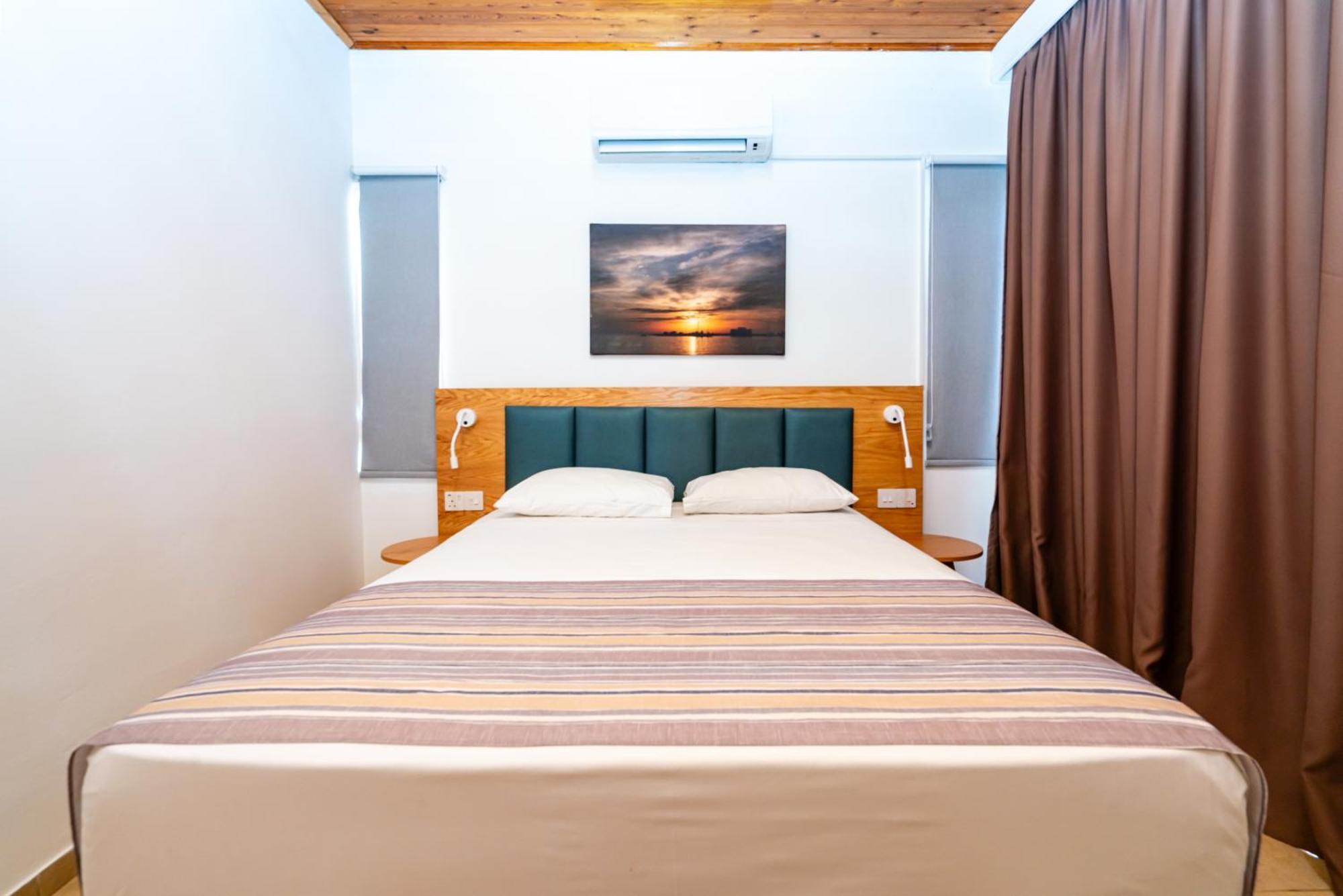 Helios 2 Apartment