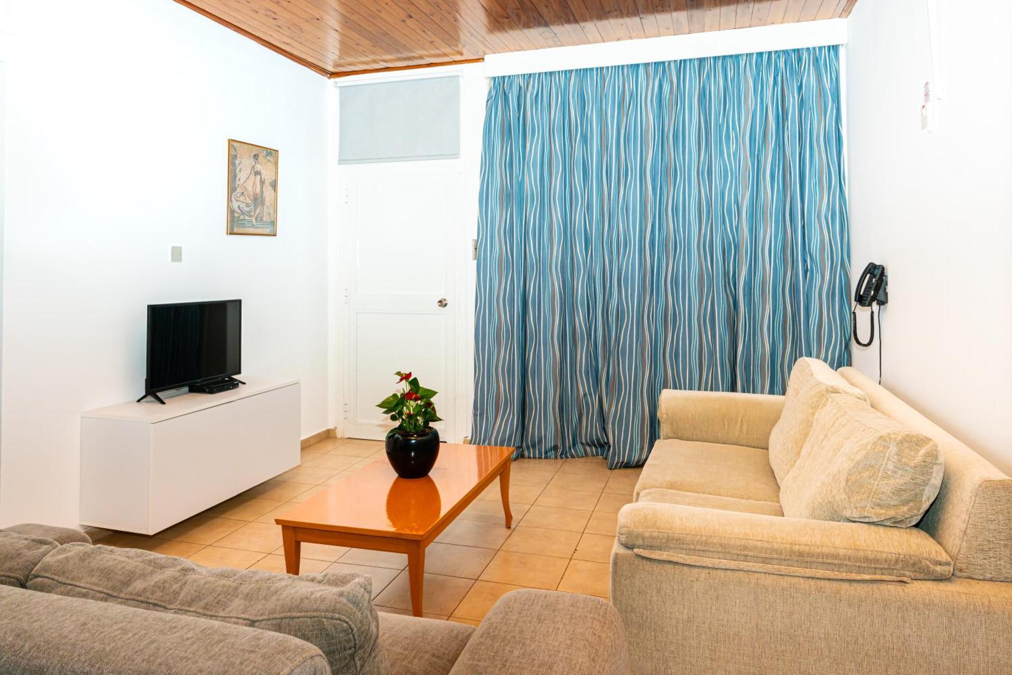Helios 2 Apartment