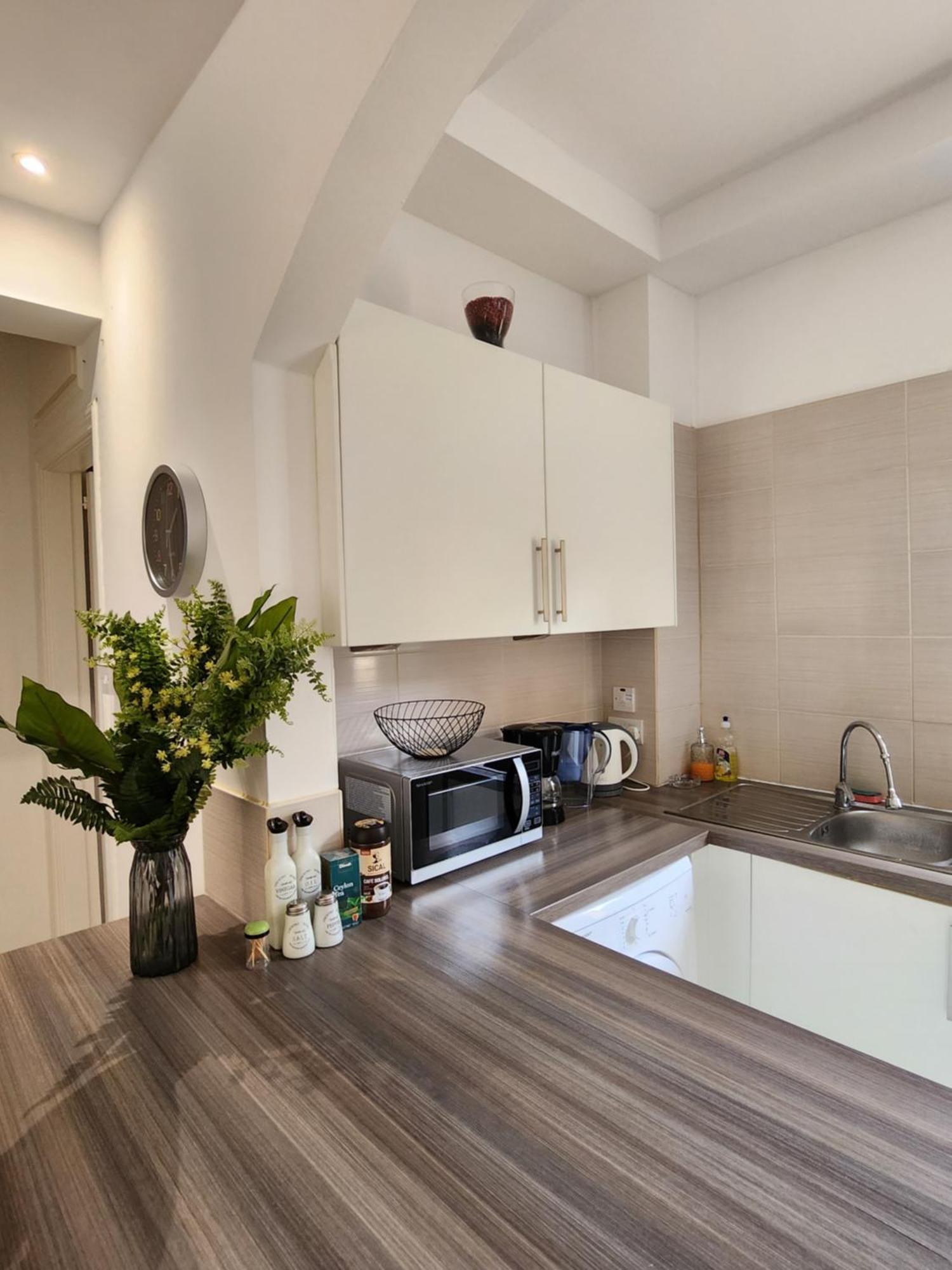Seaside Private Garden Terrace Bbq And Pool Apartment Paphos