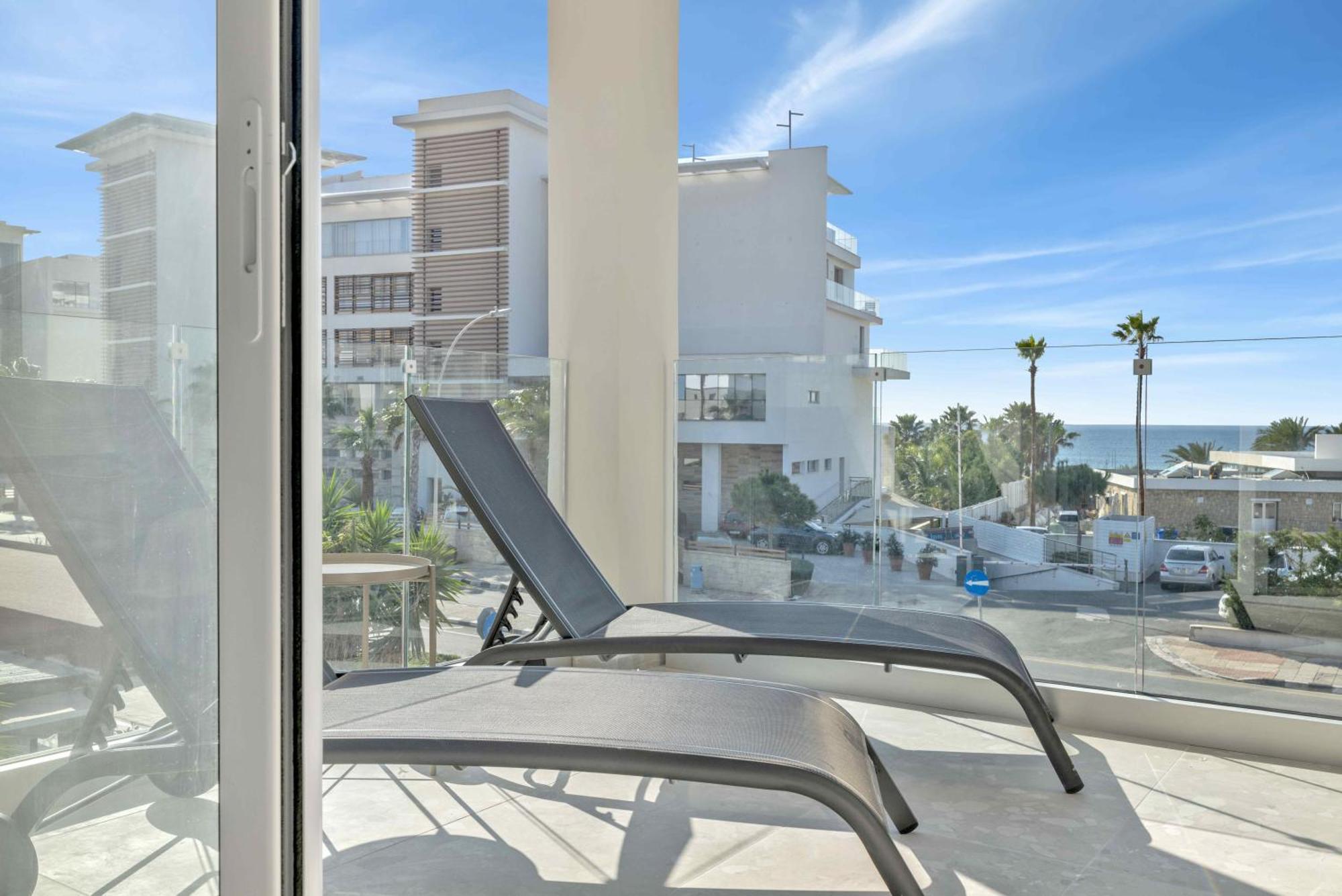 Phaedrus Living: Seaview Luxury Flat Limnaria 150