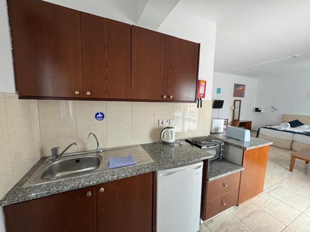 Kefalonitis Aparthotel Paphos