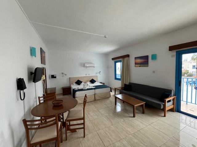 Aparthotel Kefalonitis Paphos