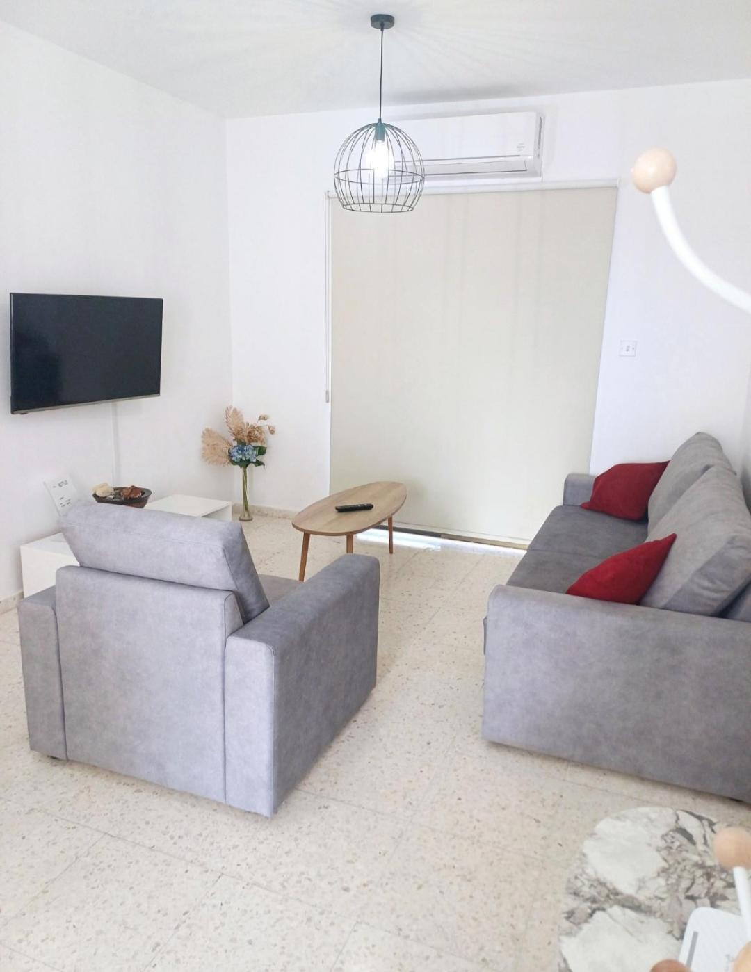 Modern 2bd Near Mall- Internet 1gbps
