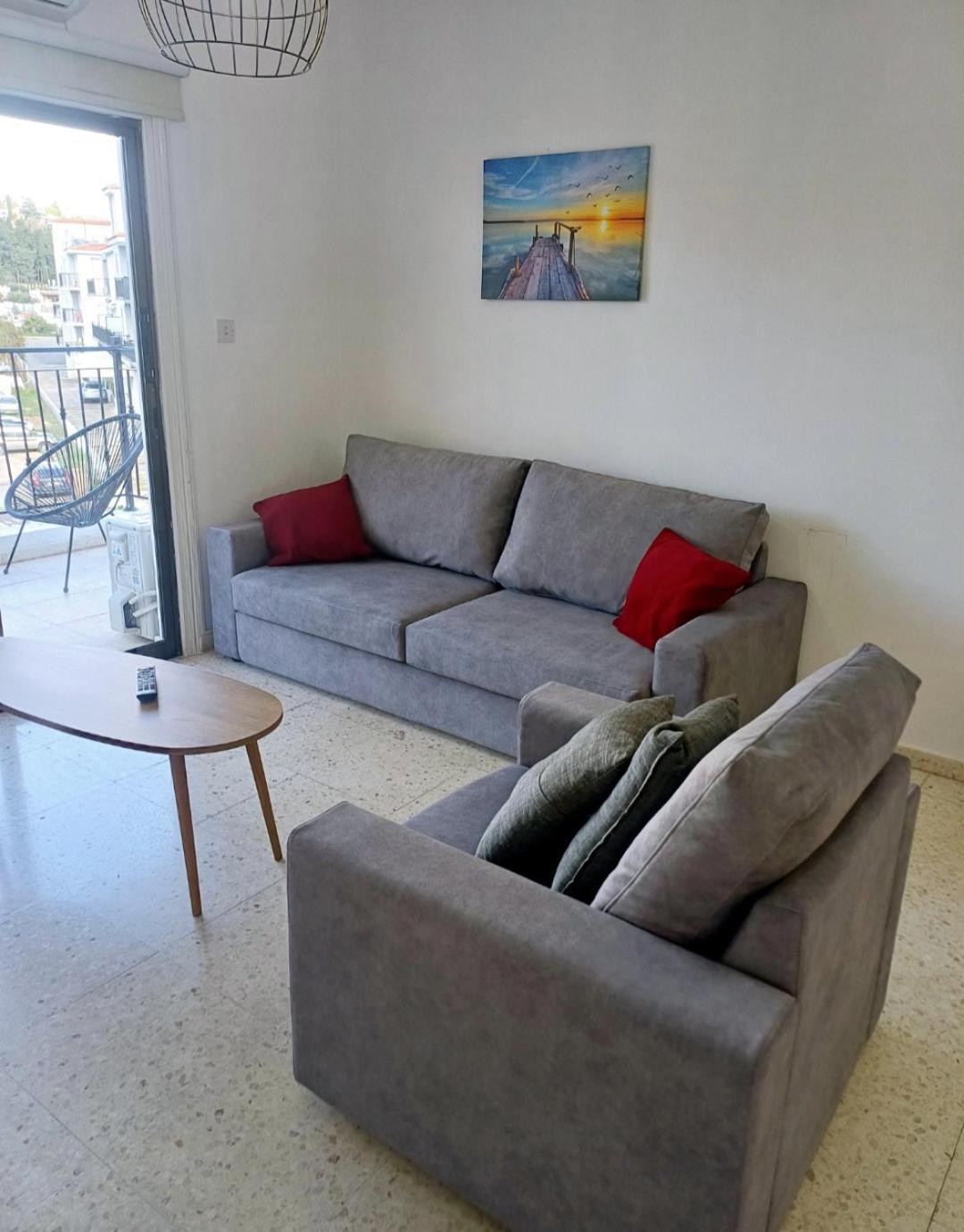Modern 2bd Near Mall- Internet 1gbps