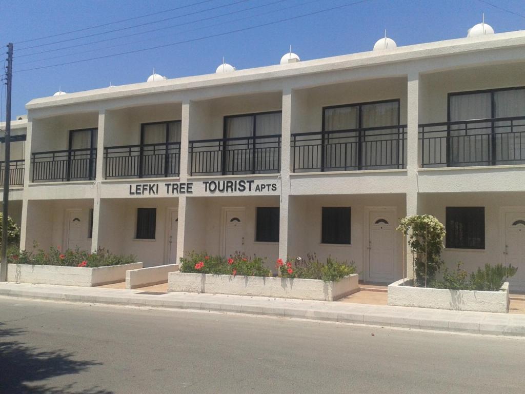 Lefki Tree Tourist Apartamento *