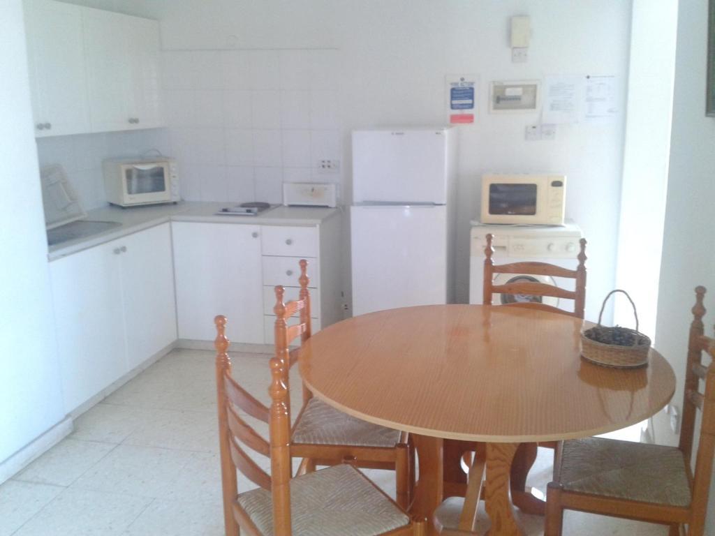 Lefki Tree Tourist Apartamento Paphos
