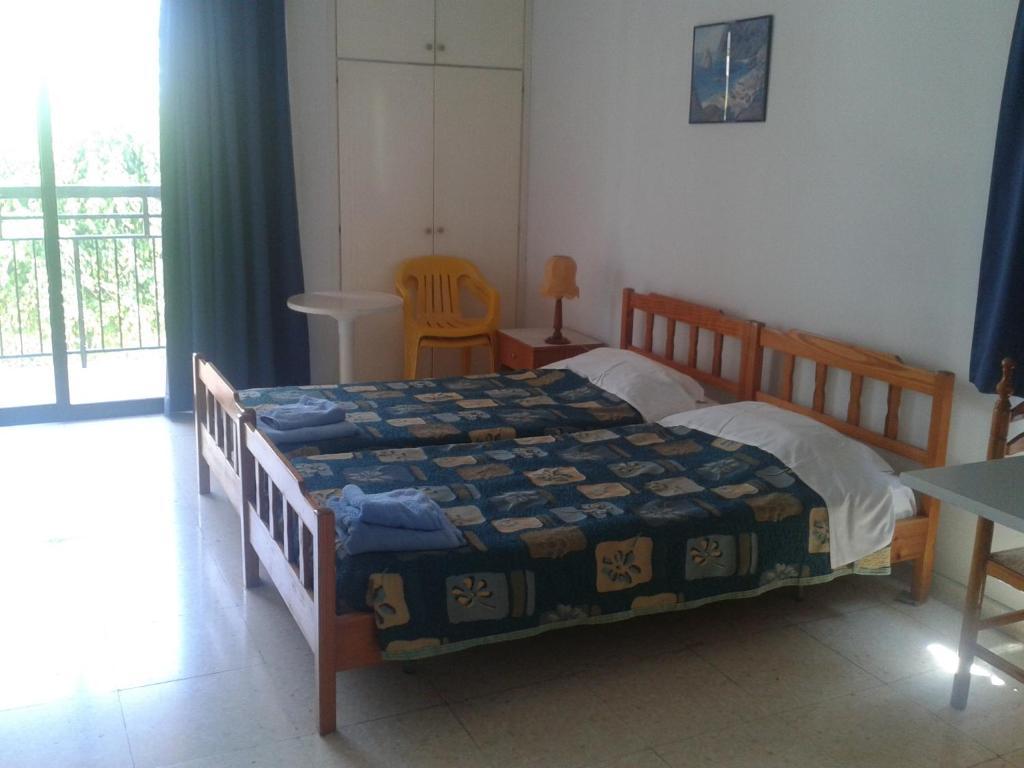 Lefki Tree Tourist Apartamento Paphos