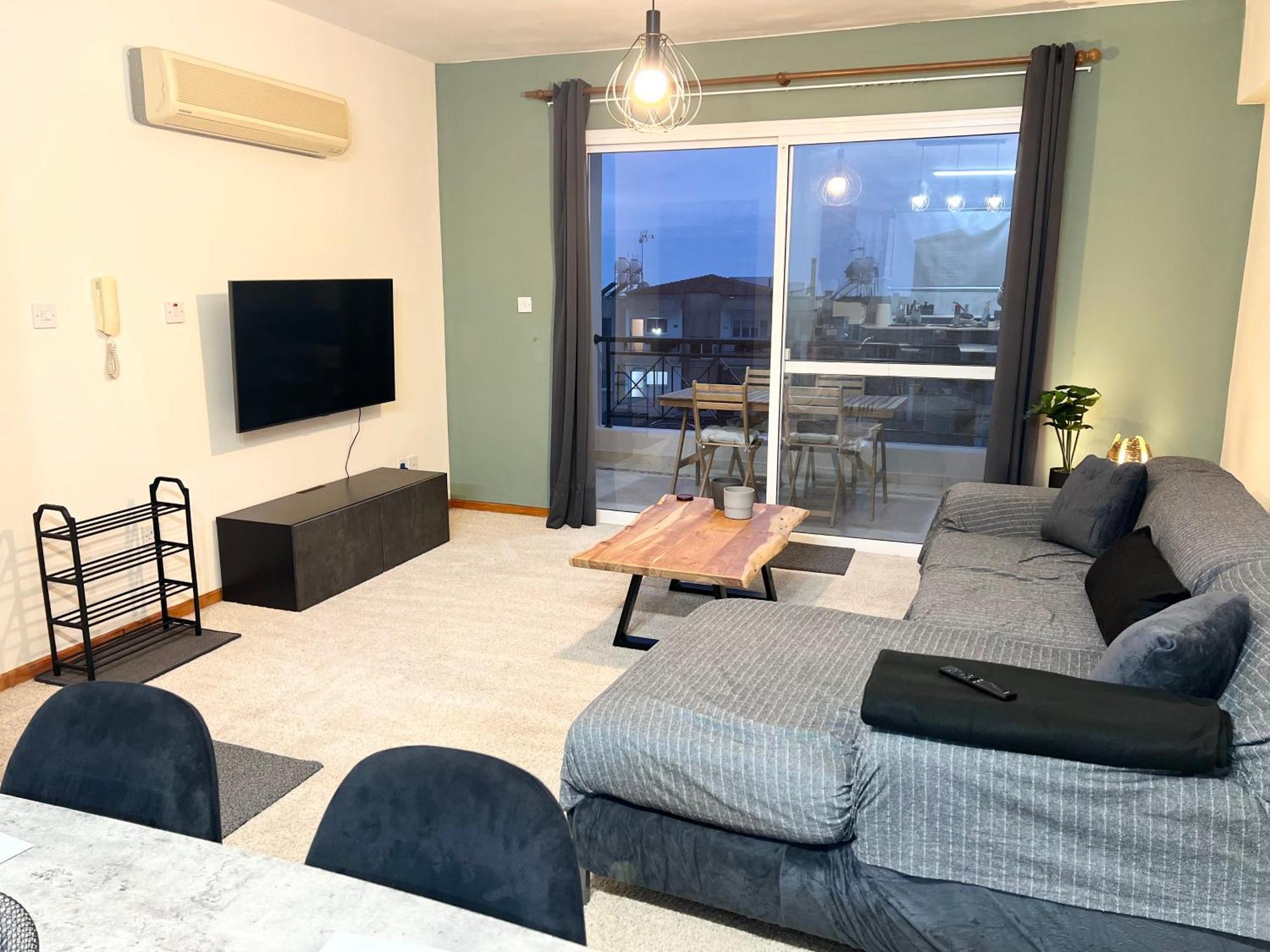 212 Apartment, A 2-bedroom Escape Apartment *
