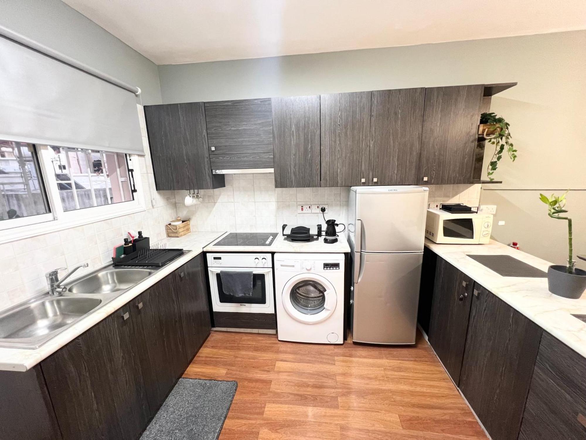212 Apartment, A 2-bedroom Escape Apartment *