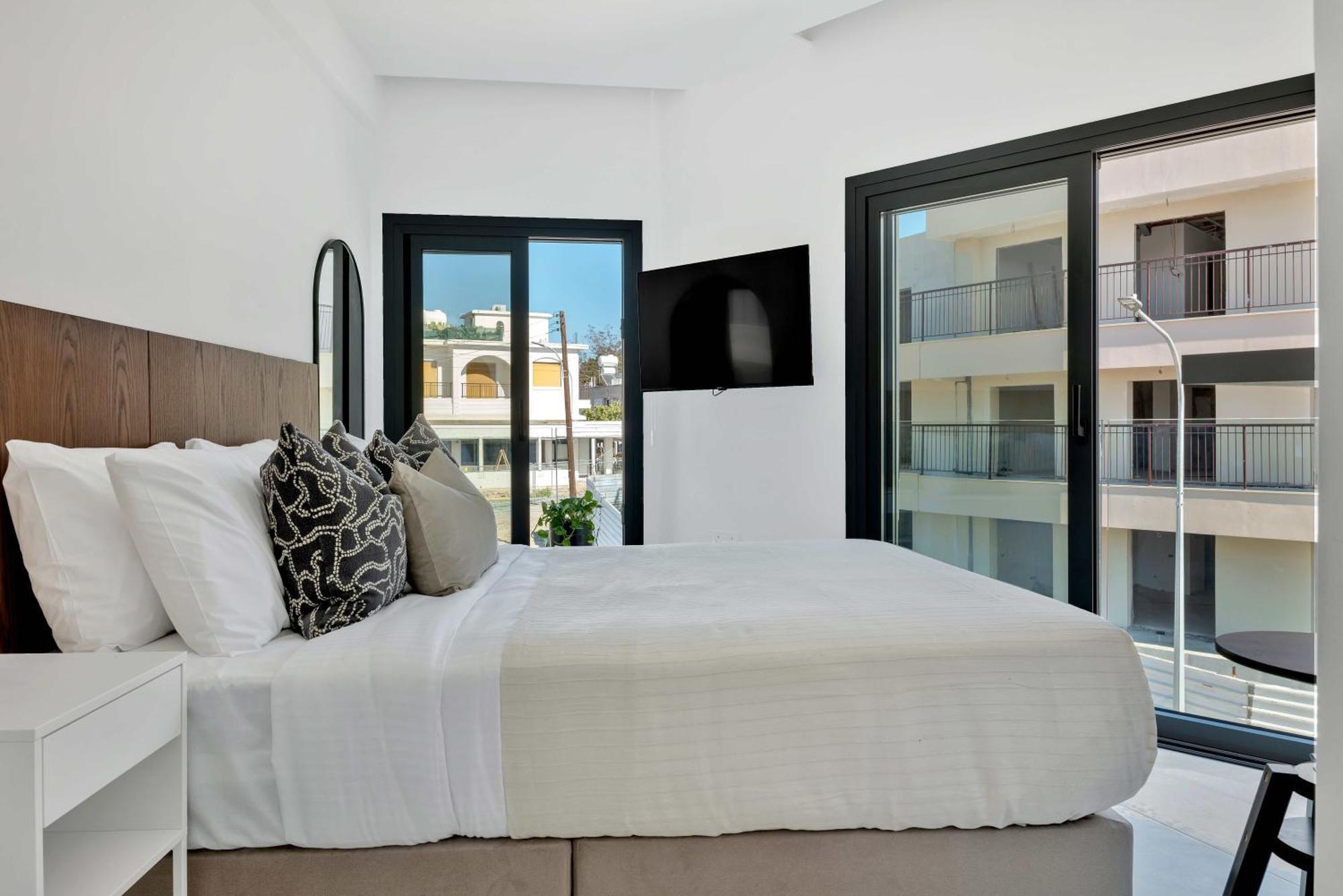 Phaedrus Living Alkminis Seaside Playa Apartment