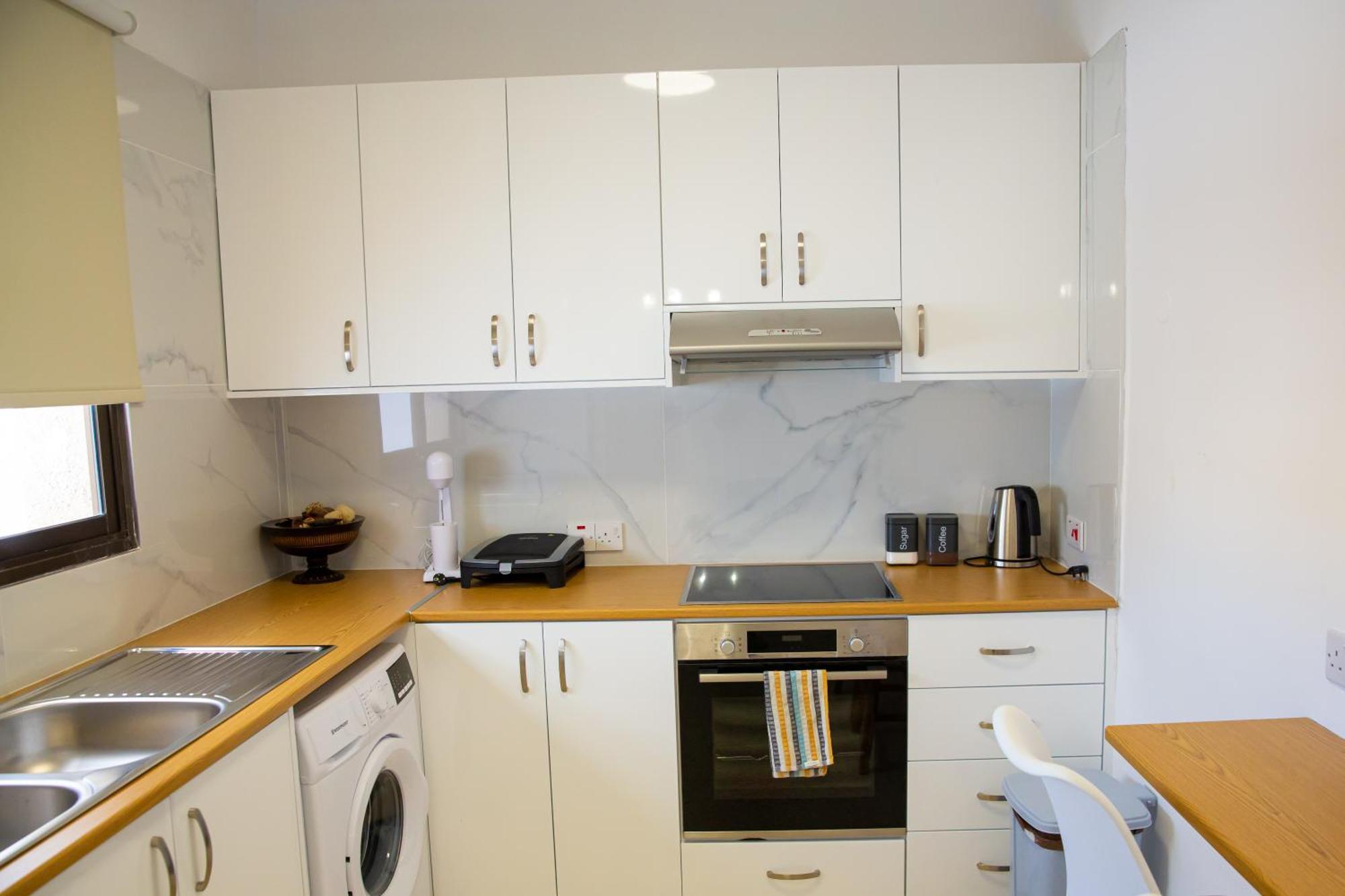 Modern 2bd Near Mall- Internet 1gbps Apartment Paphos