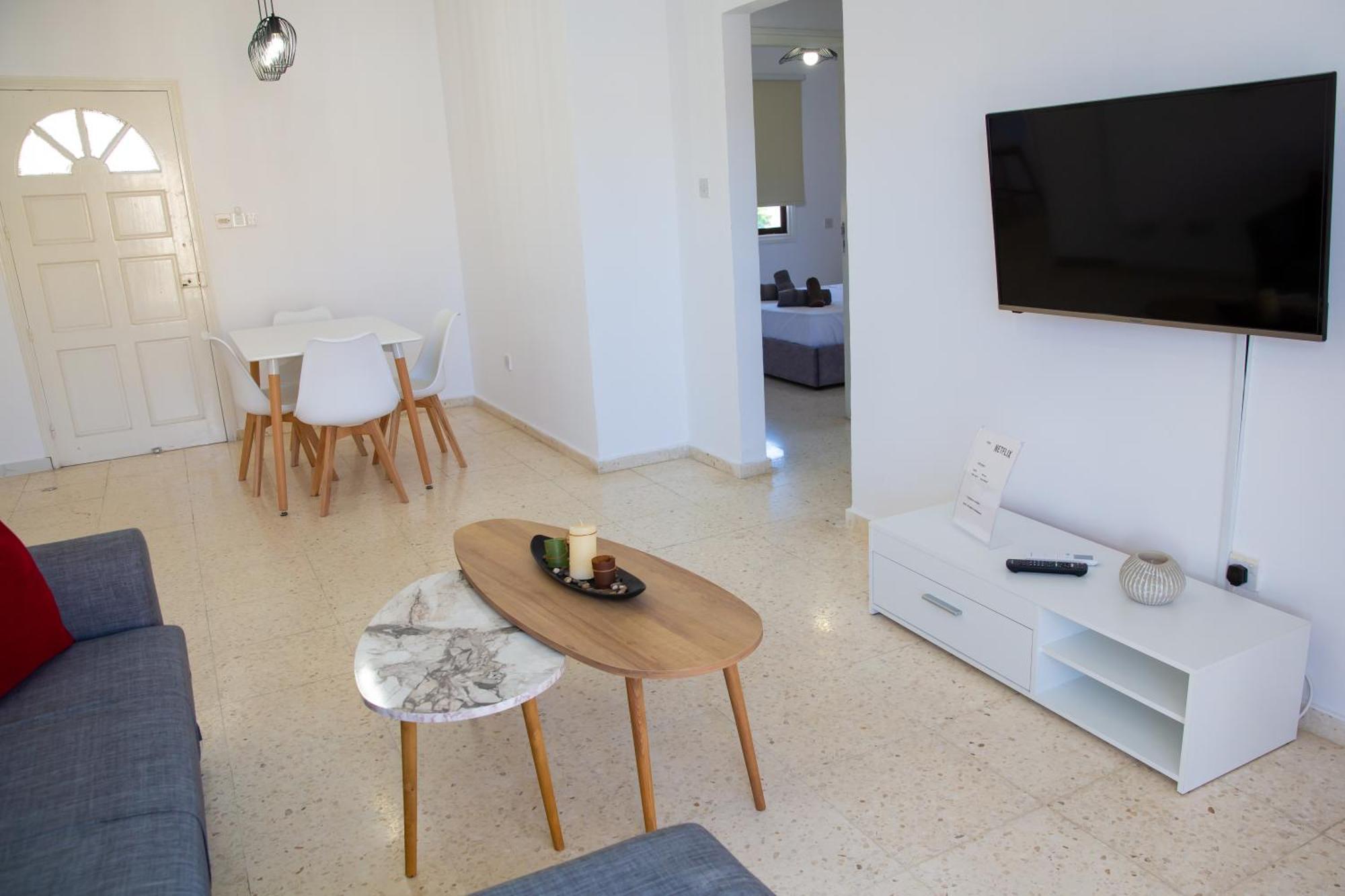 Modern 2bd Near Mall- Internet 1gbps Apartment *