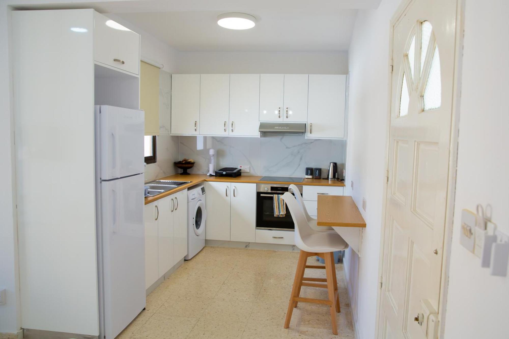 Modern 2bd Near Mall- Internet 1gbps Paphos