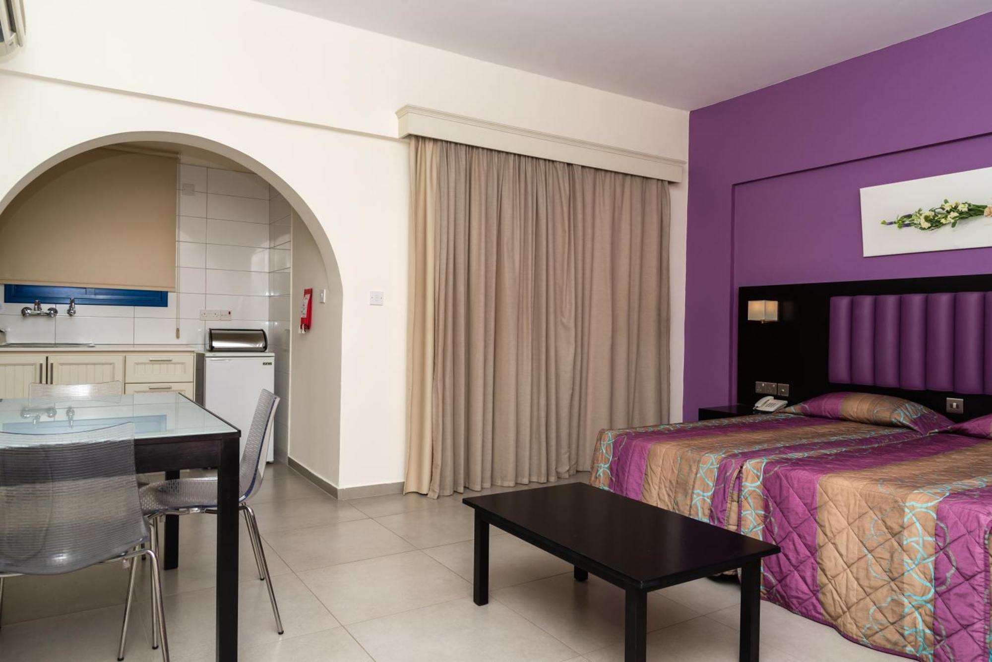 Kefalos Damon Aparthotel Paphos