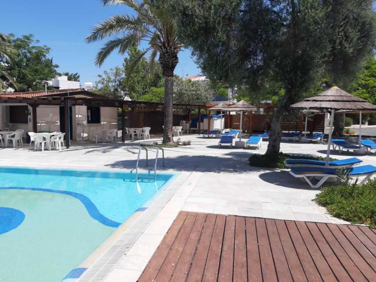 Sunny Garden By & Pool -