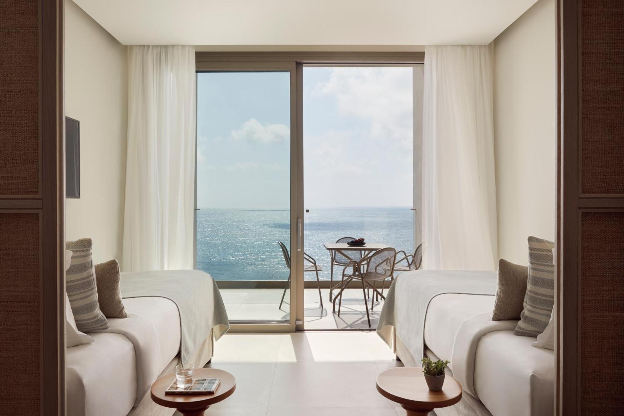 Resort Mare Paphos 5*