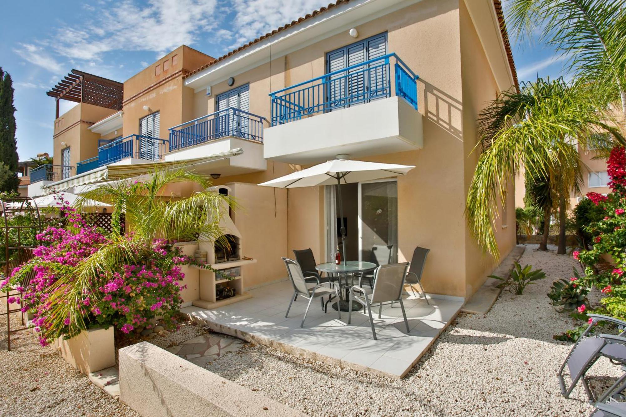 Casa Del Sol Townhouse In Iris Village Holiday home