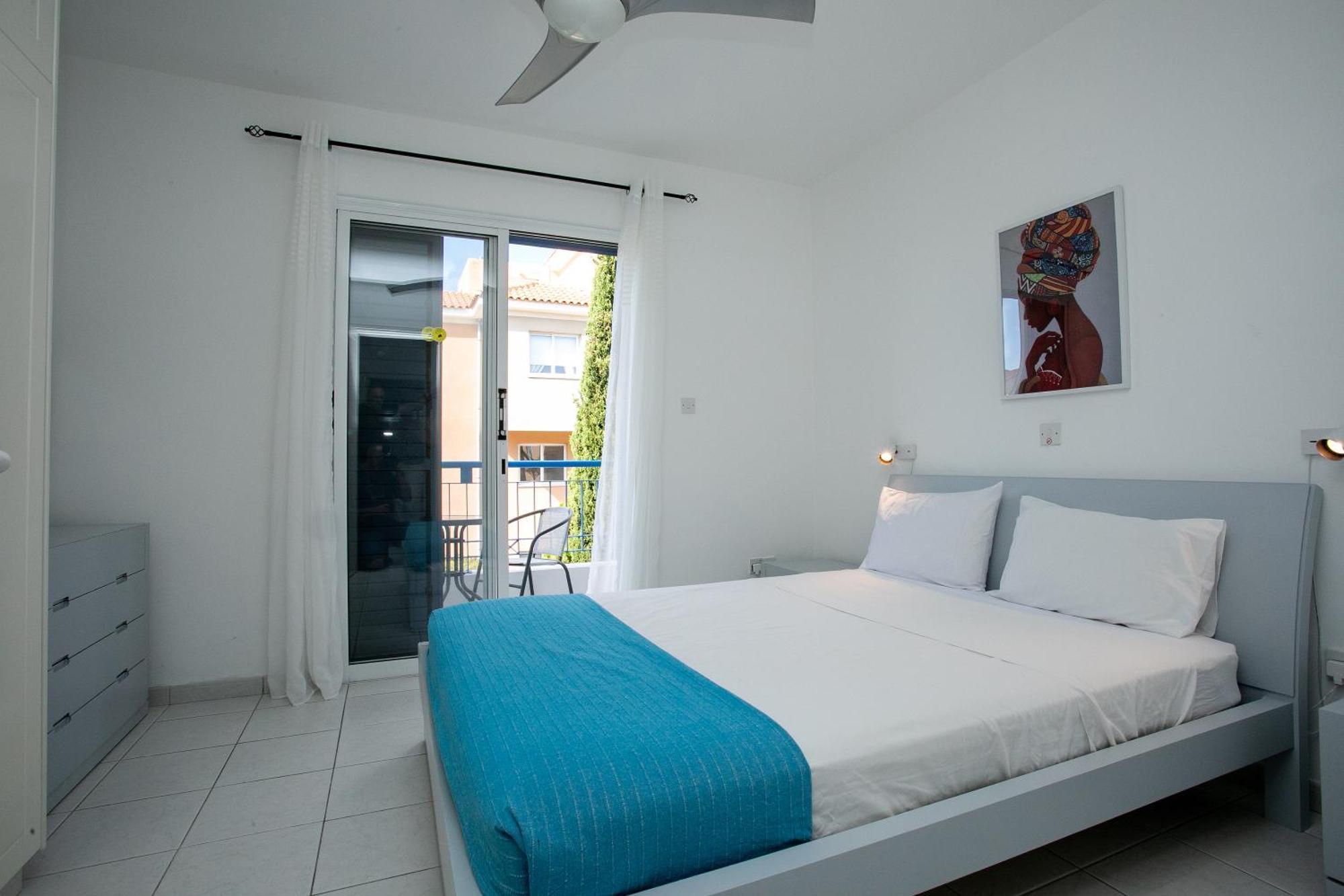 Casa Del Sol Townhouse In Iris Village *