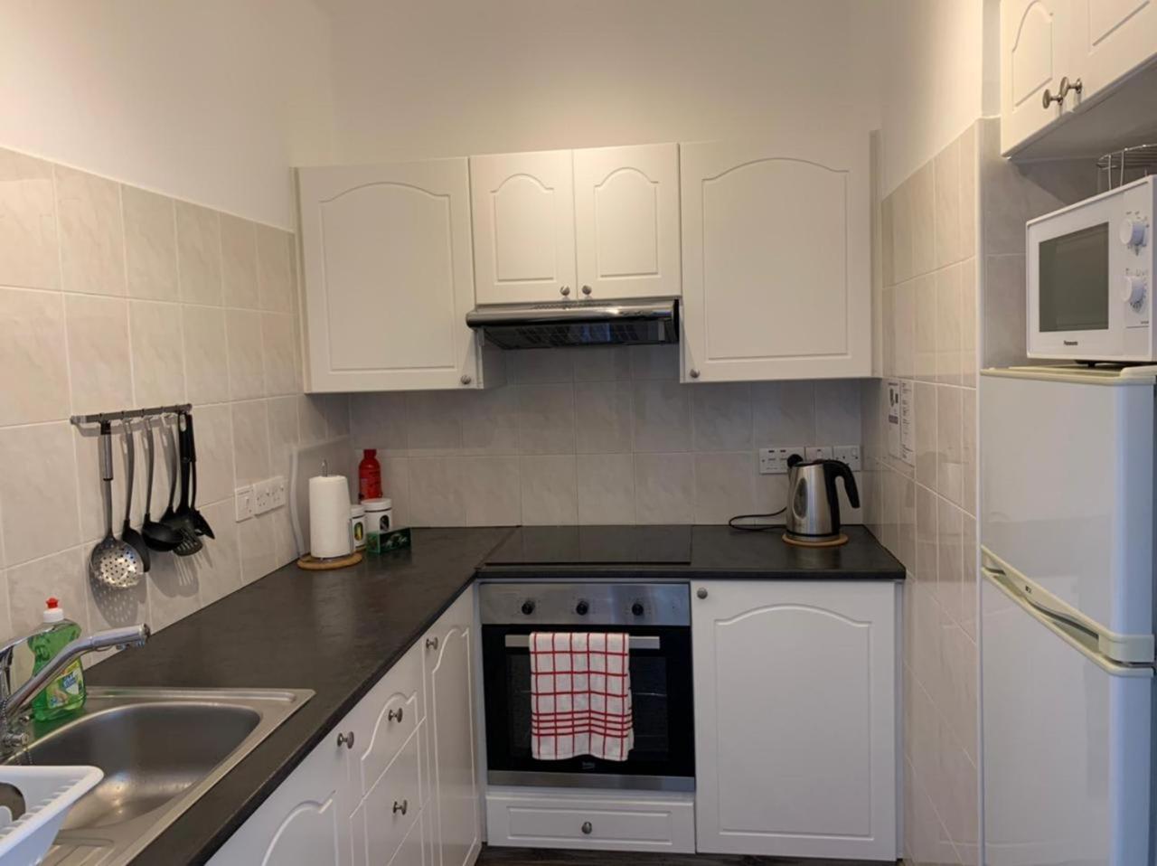 Kings Palace - Modern And Stylish 1 Bedroom Apartment Paphos