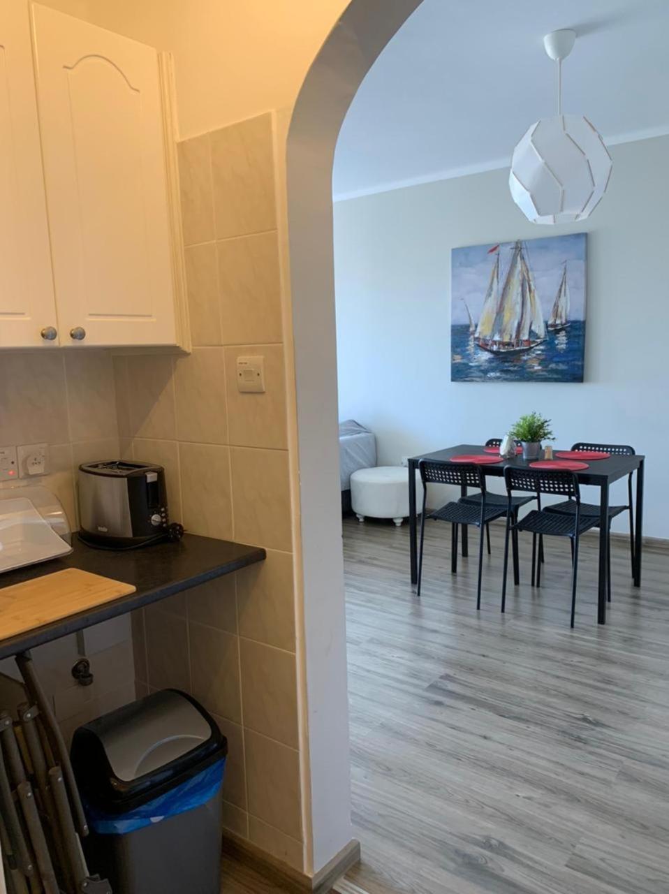 Kings Palace - Modern And Stylish 1 Bedroom Apartment