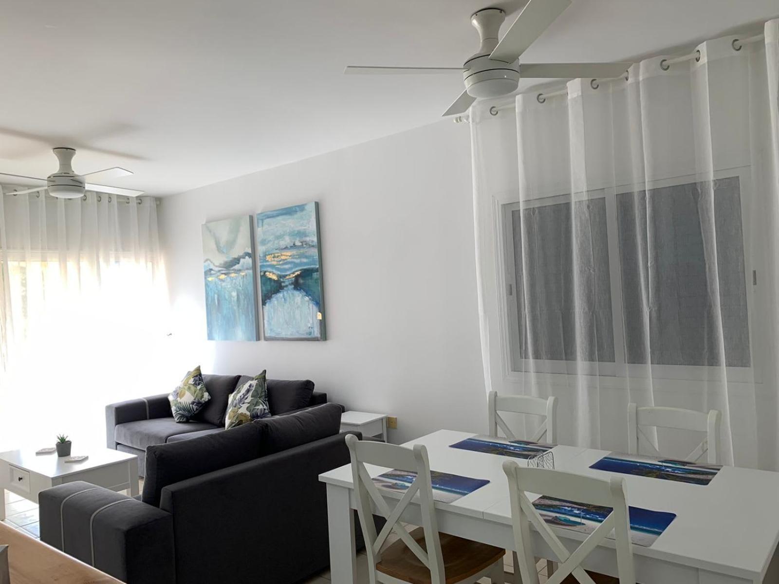 Limnaria Gardens - Modern Sunny 2 Bed Apartment *
