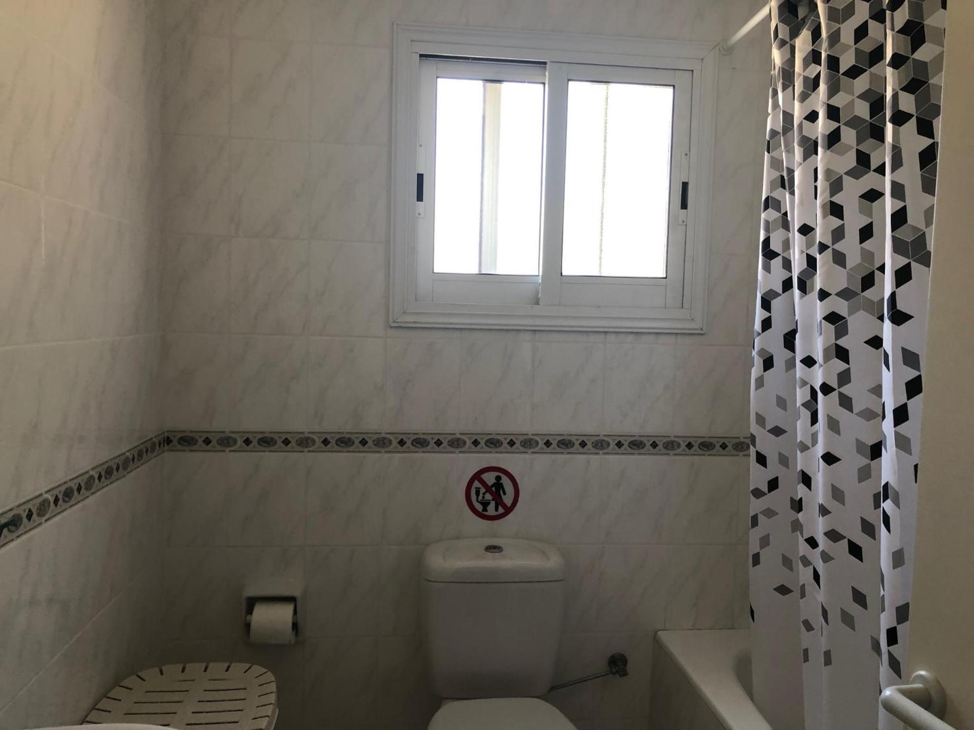 Apartment Limnaria Gardens - Modern Sunny 2 Bed Paphos