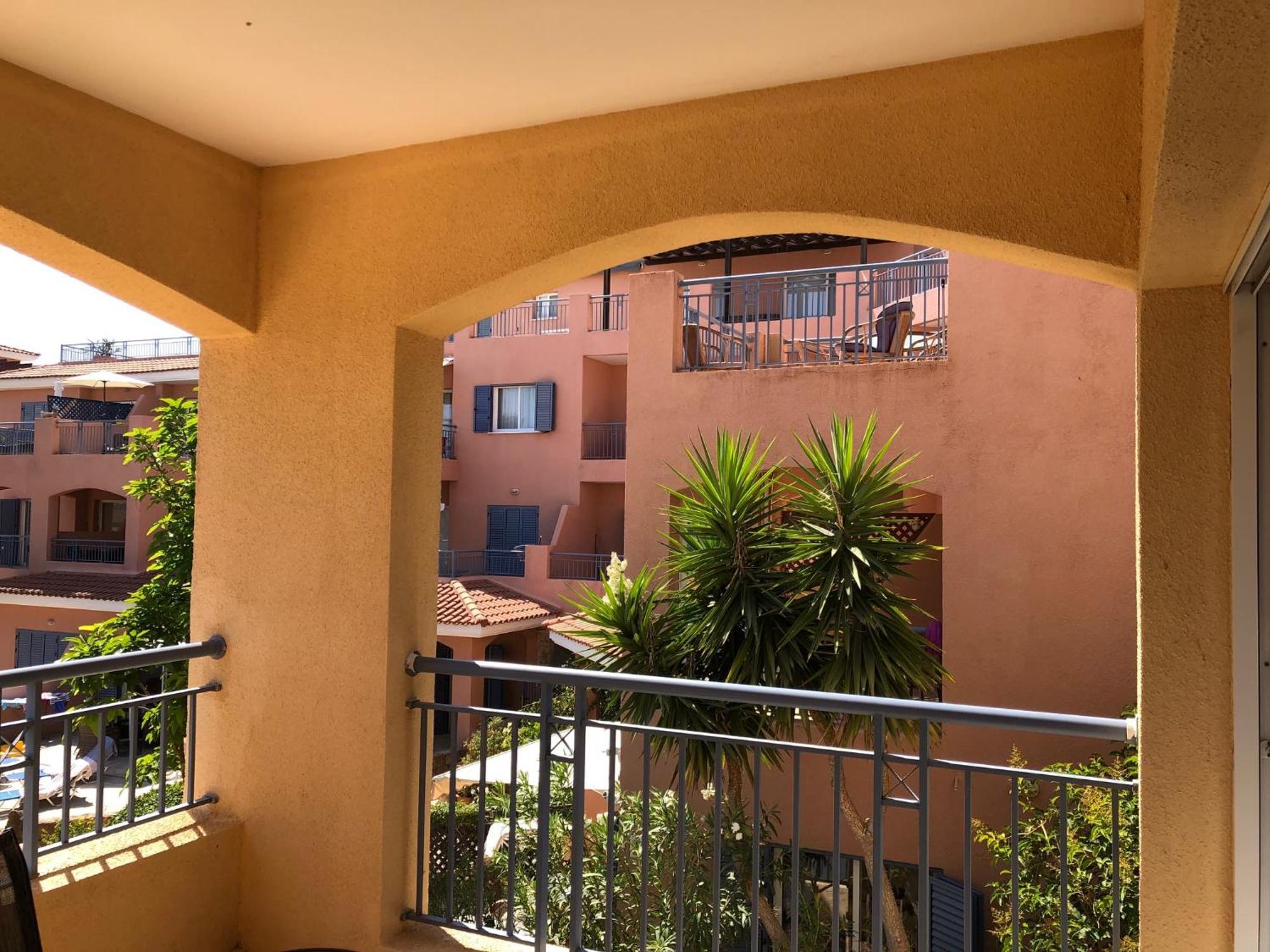 Limnaria Gardens - Modern Sunny 2 Bed Apartment