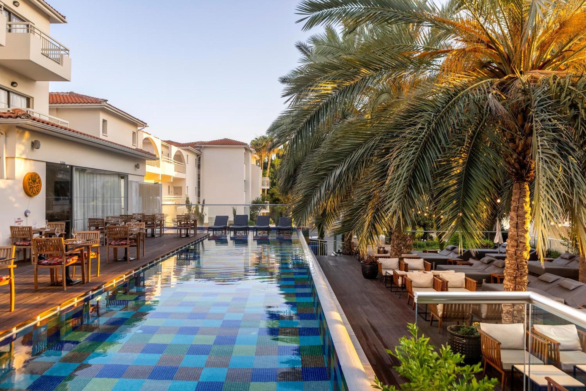 King Jason - Designed For Adults By Louis Hotel Paphos