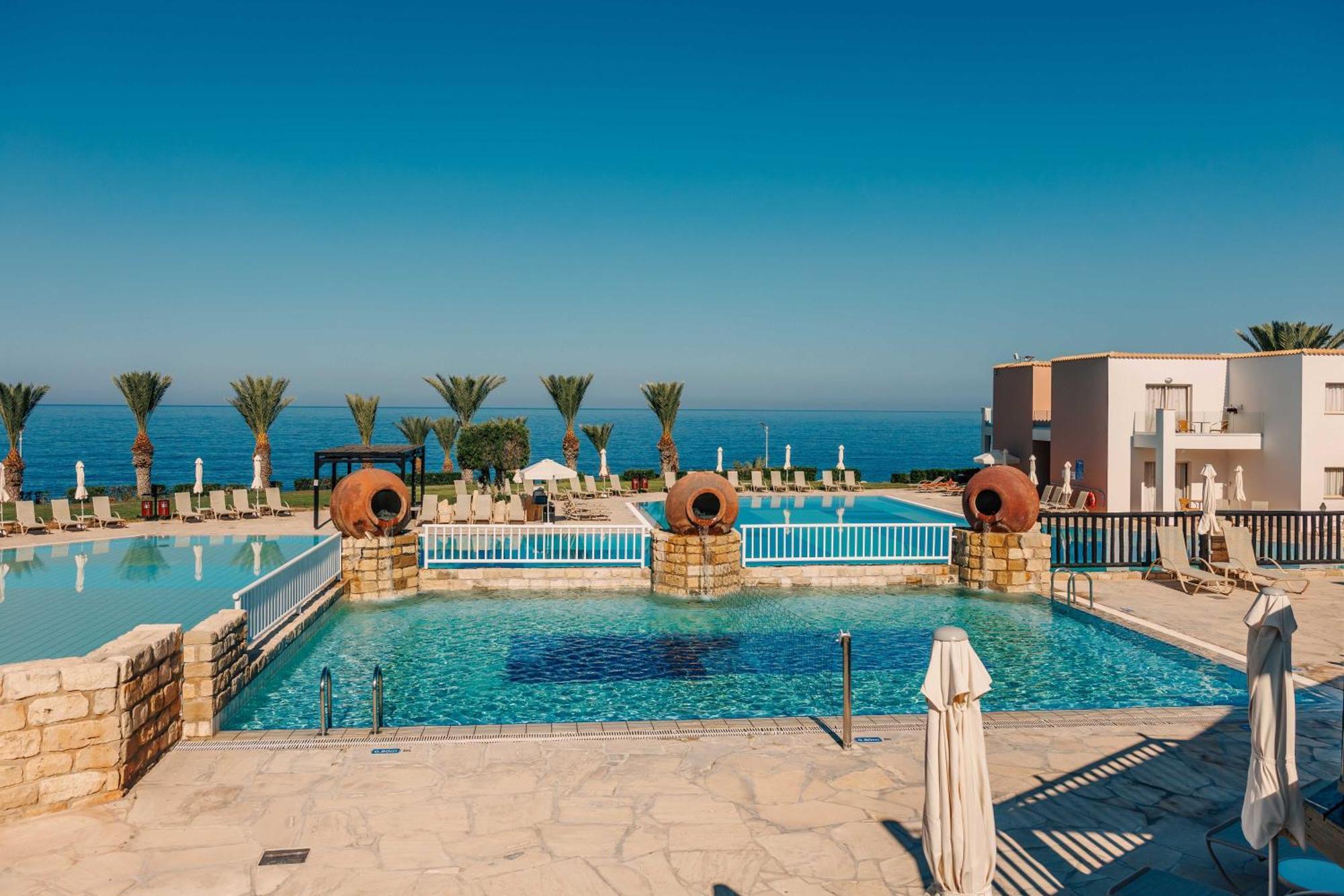 Atlantica Akteon Aparthotel