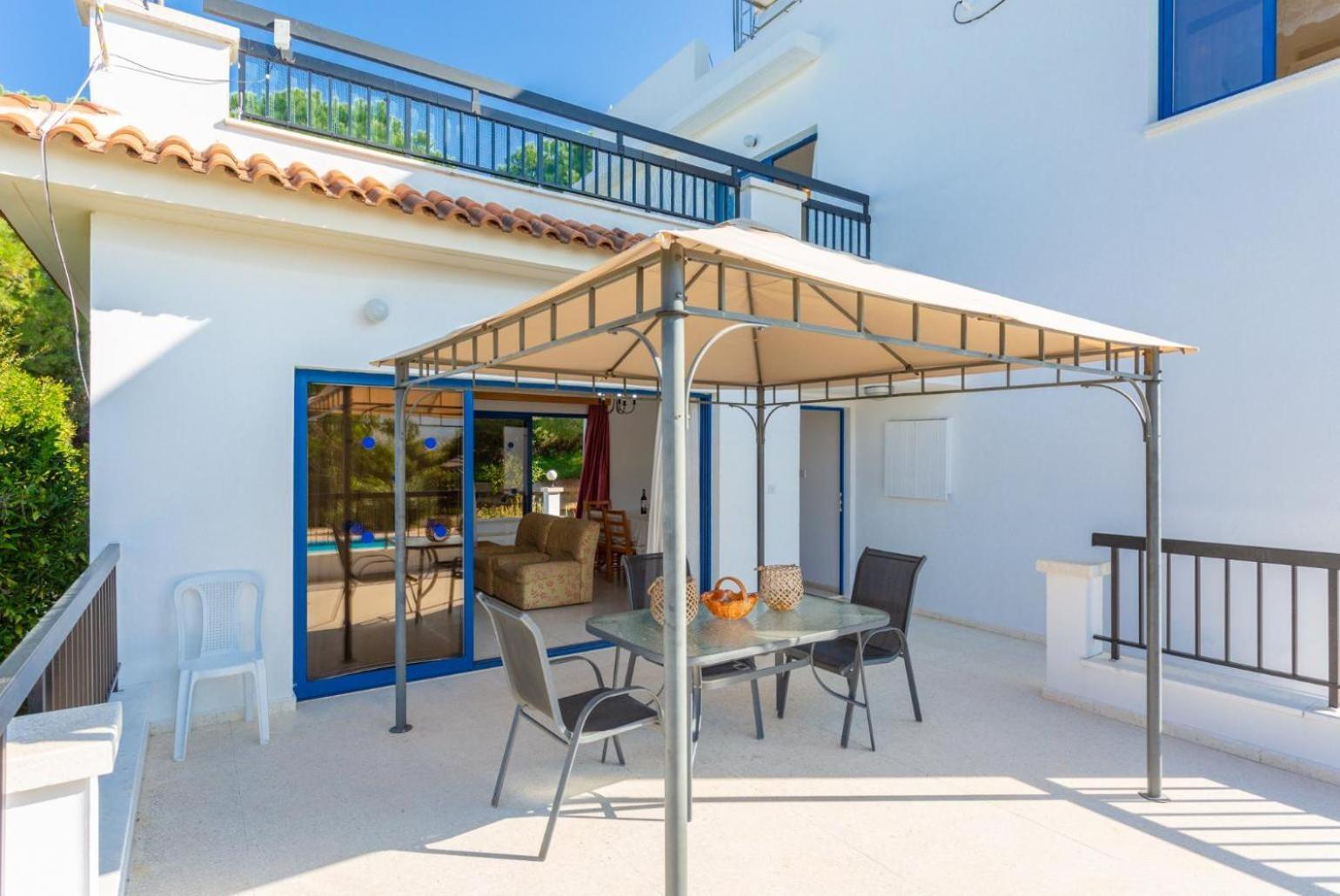 Charoula Tria * Paphos