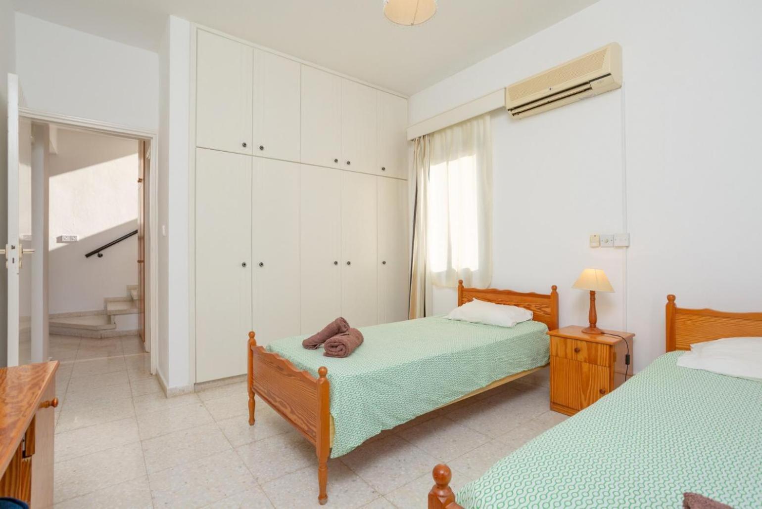 Charoula Exi Villa *
