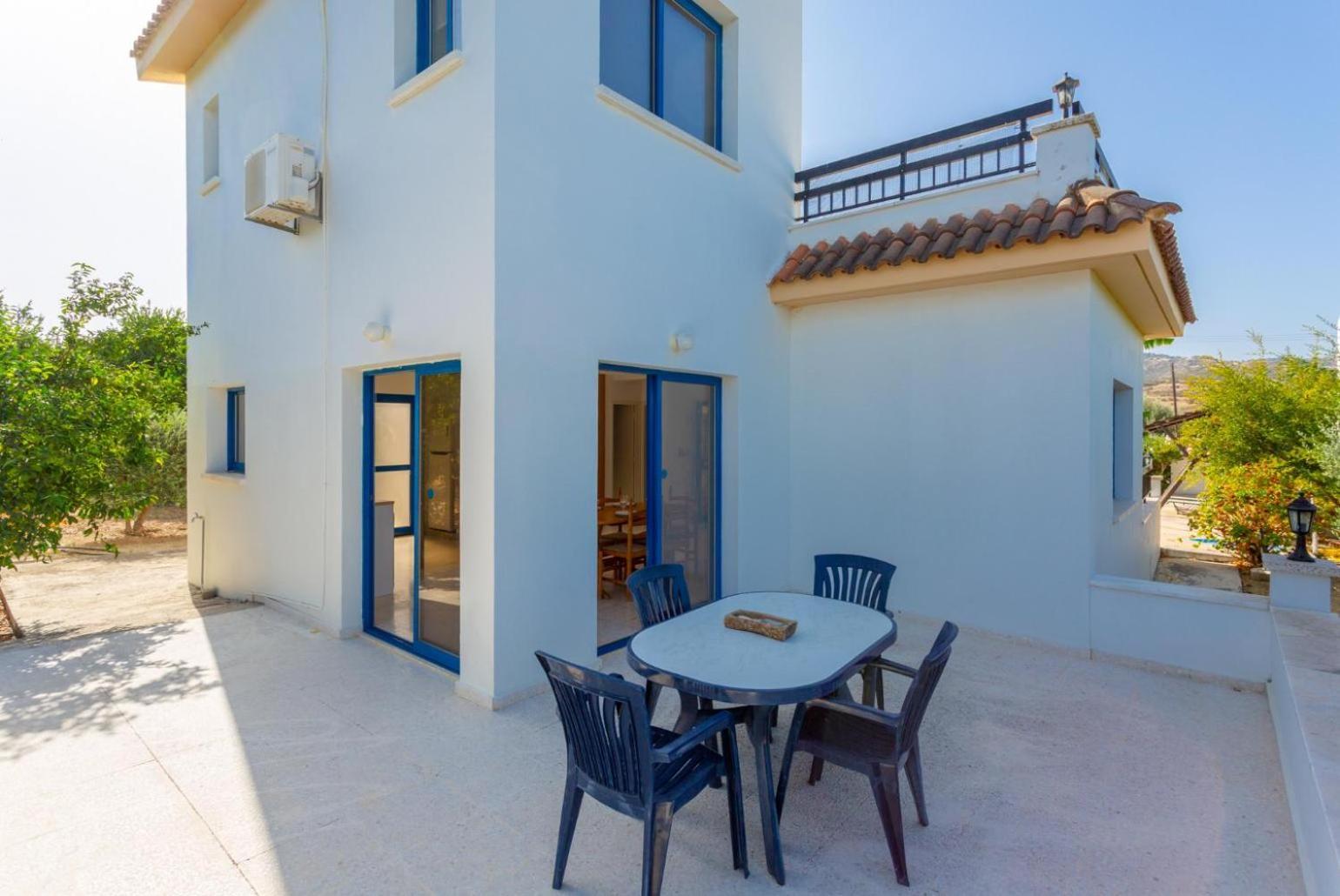 Charoula Pente Paphos