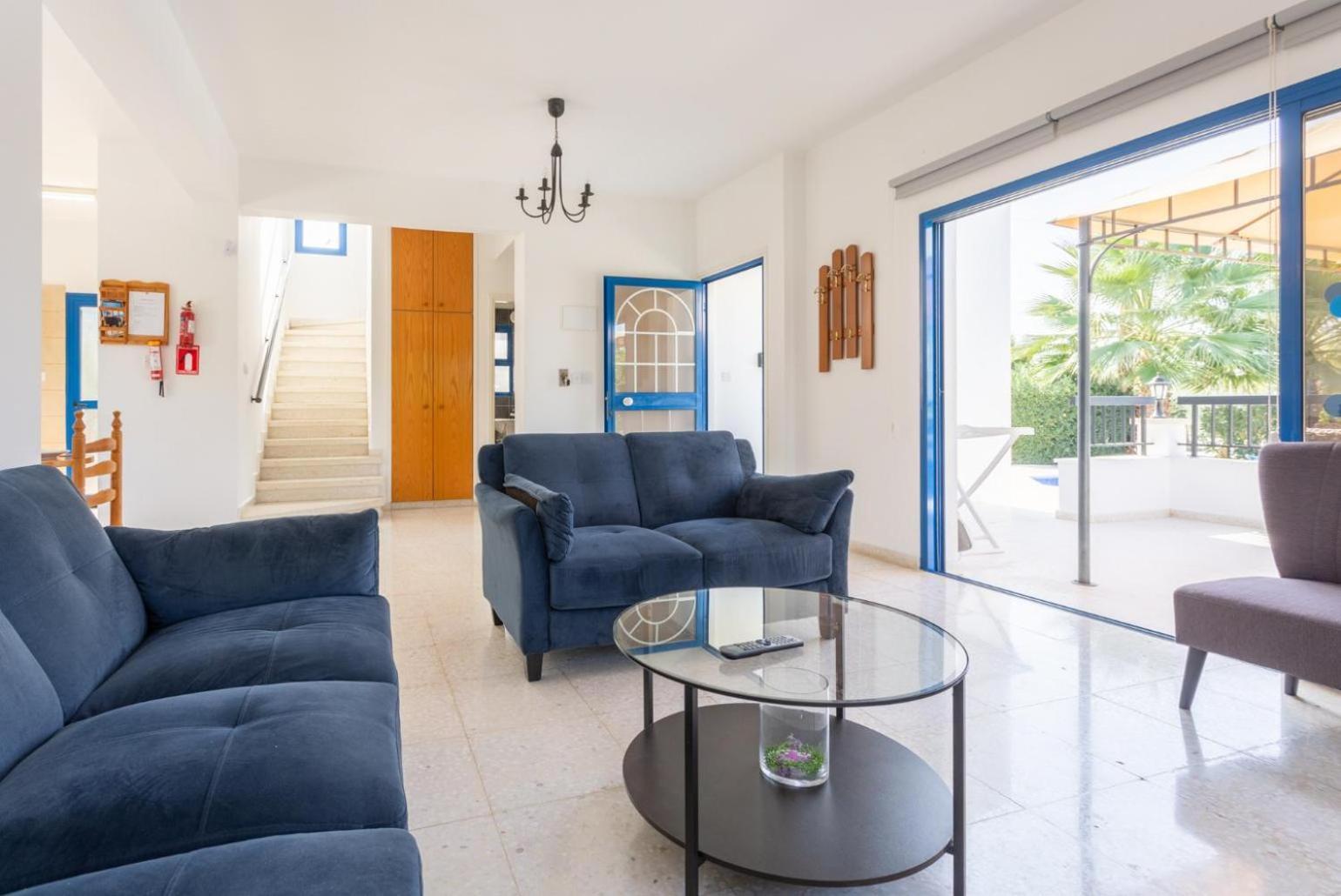 Charoula Pente Paphos