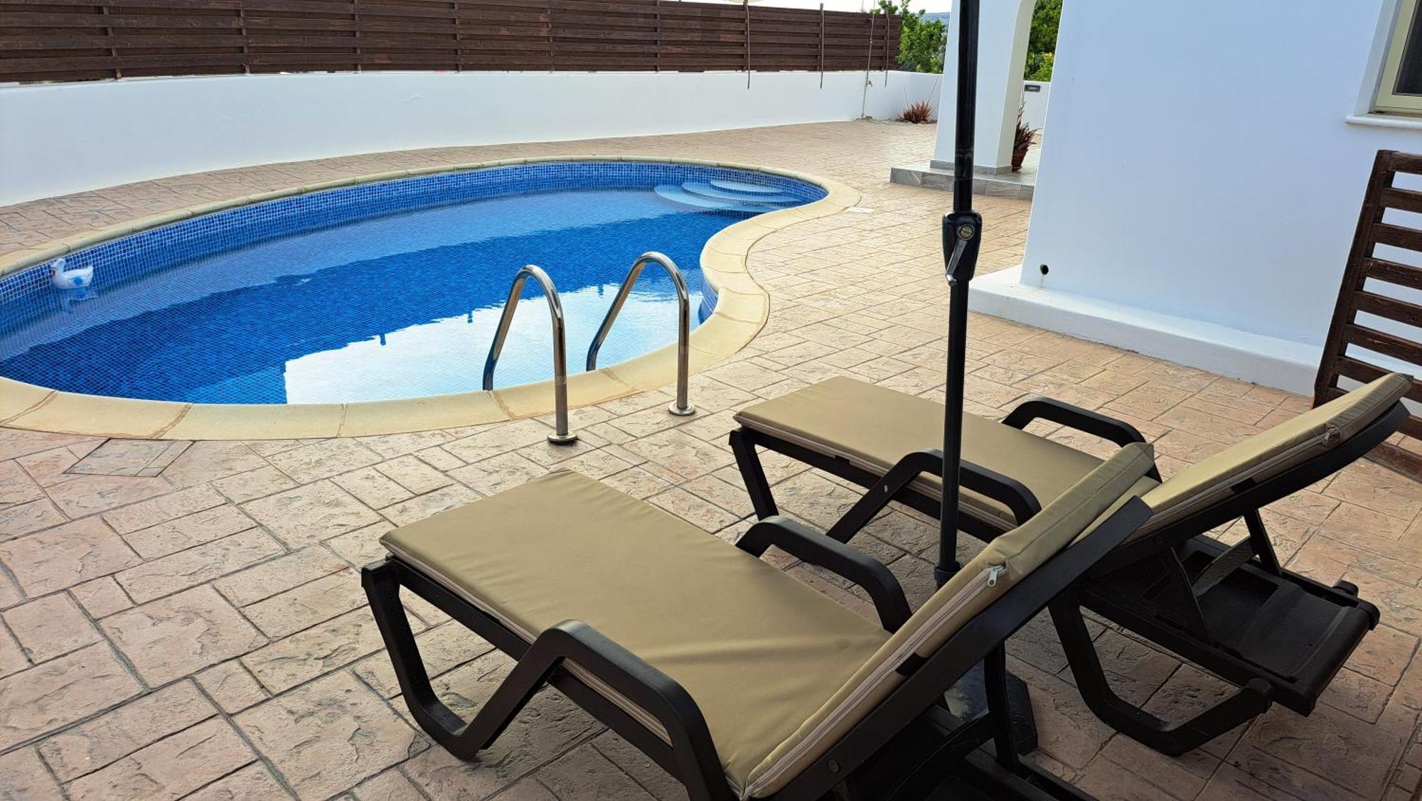 Nireas Villa *