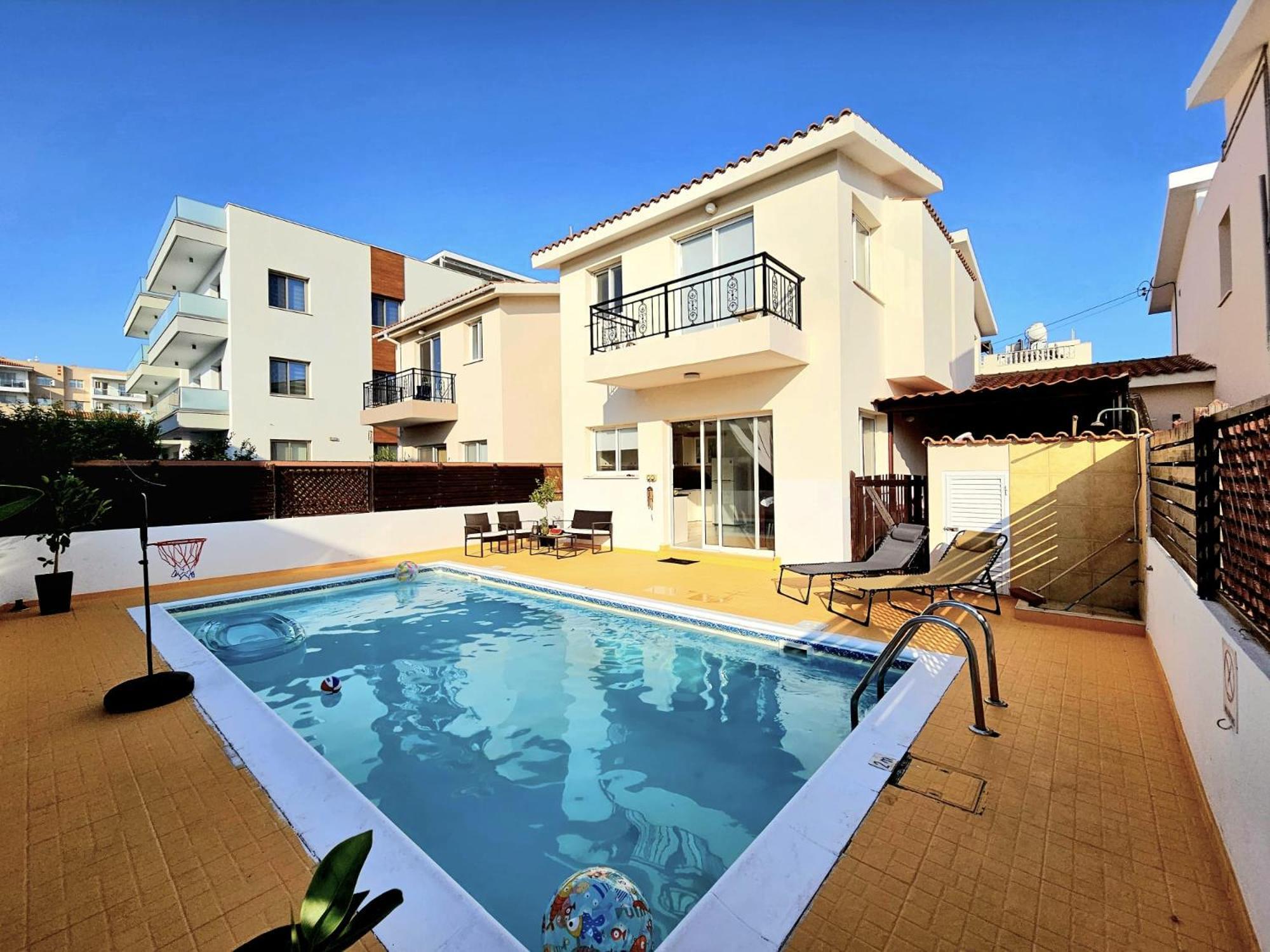 Spacious With Private Pool Villa *