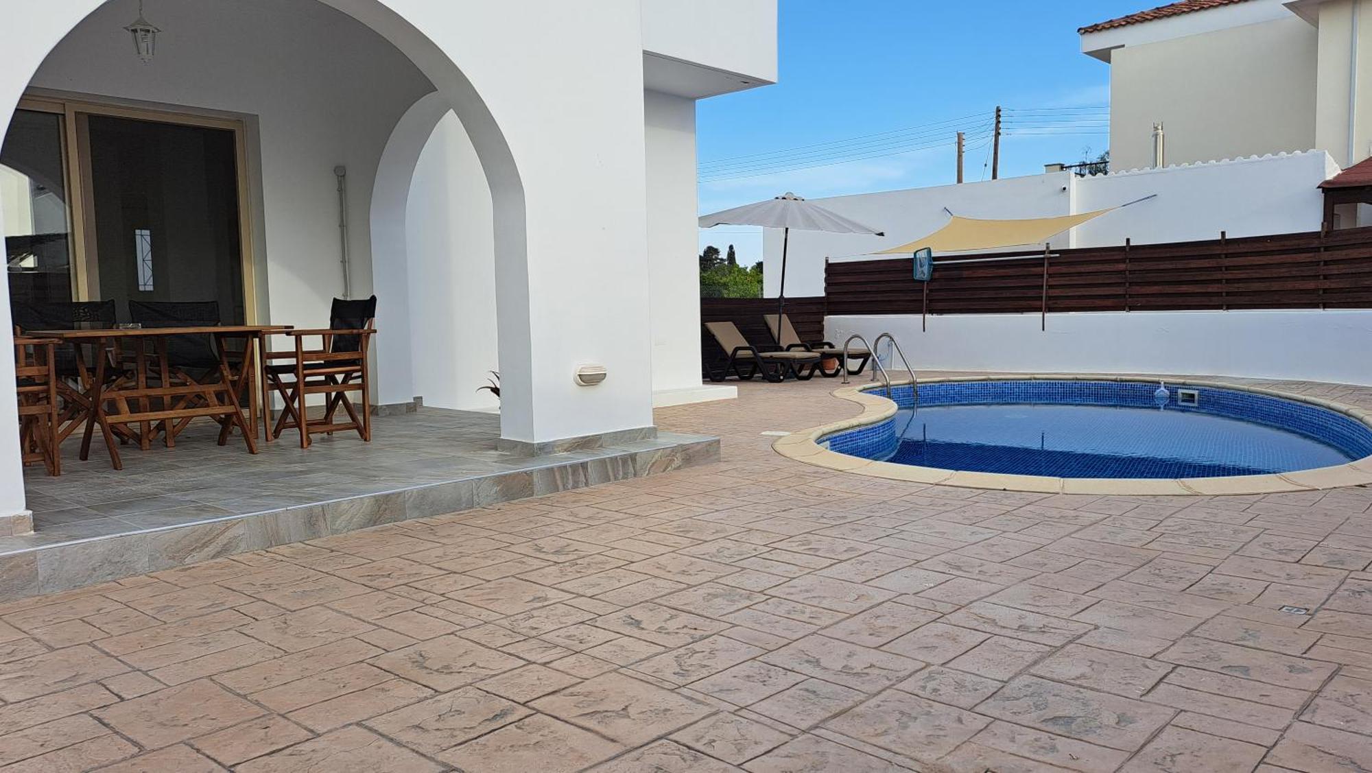 Villa Nireas *