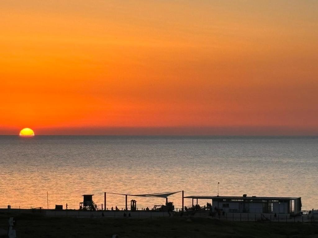 Venus Seaview 2b, Rooftop, Prime Location, Apartment *