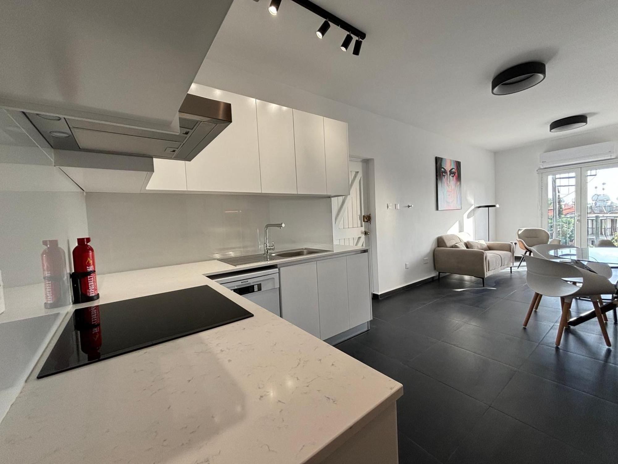 Venus Seaview 2b, Rooftop, Prime Location, Apartment Paphos