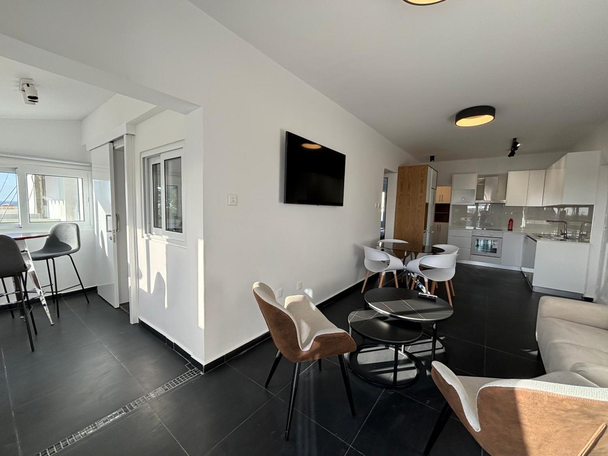 Apartment Venus Seaview 2b, Rooftop, Prime Location,