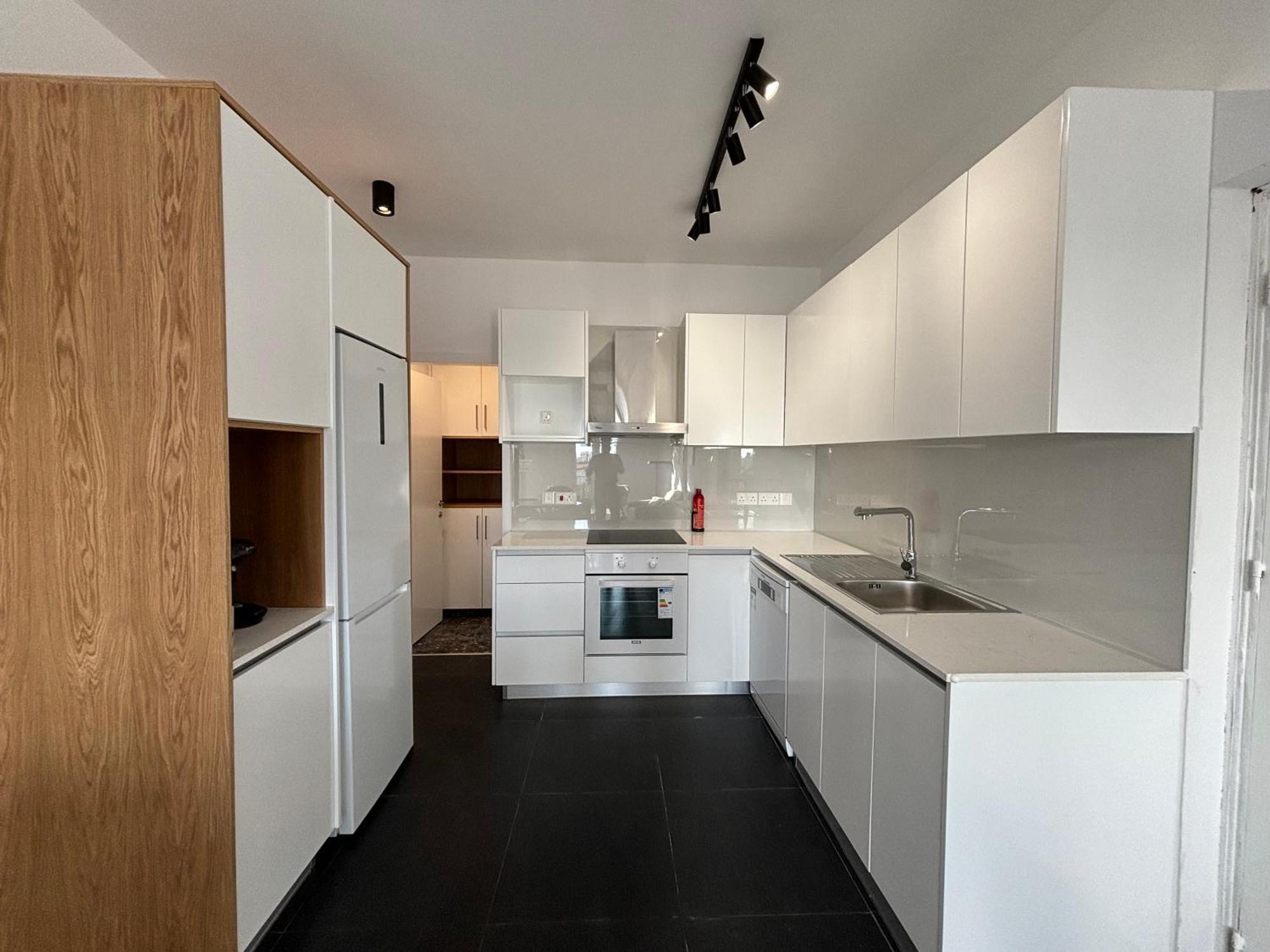 Venus Seaview 2b, Rooftop, Prime Location, * Paphos